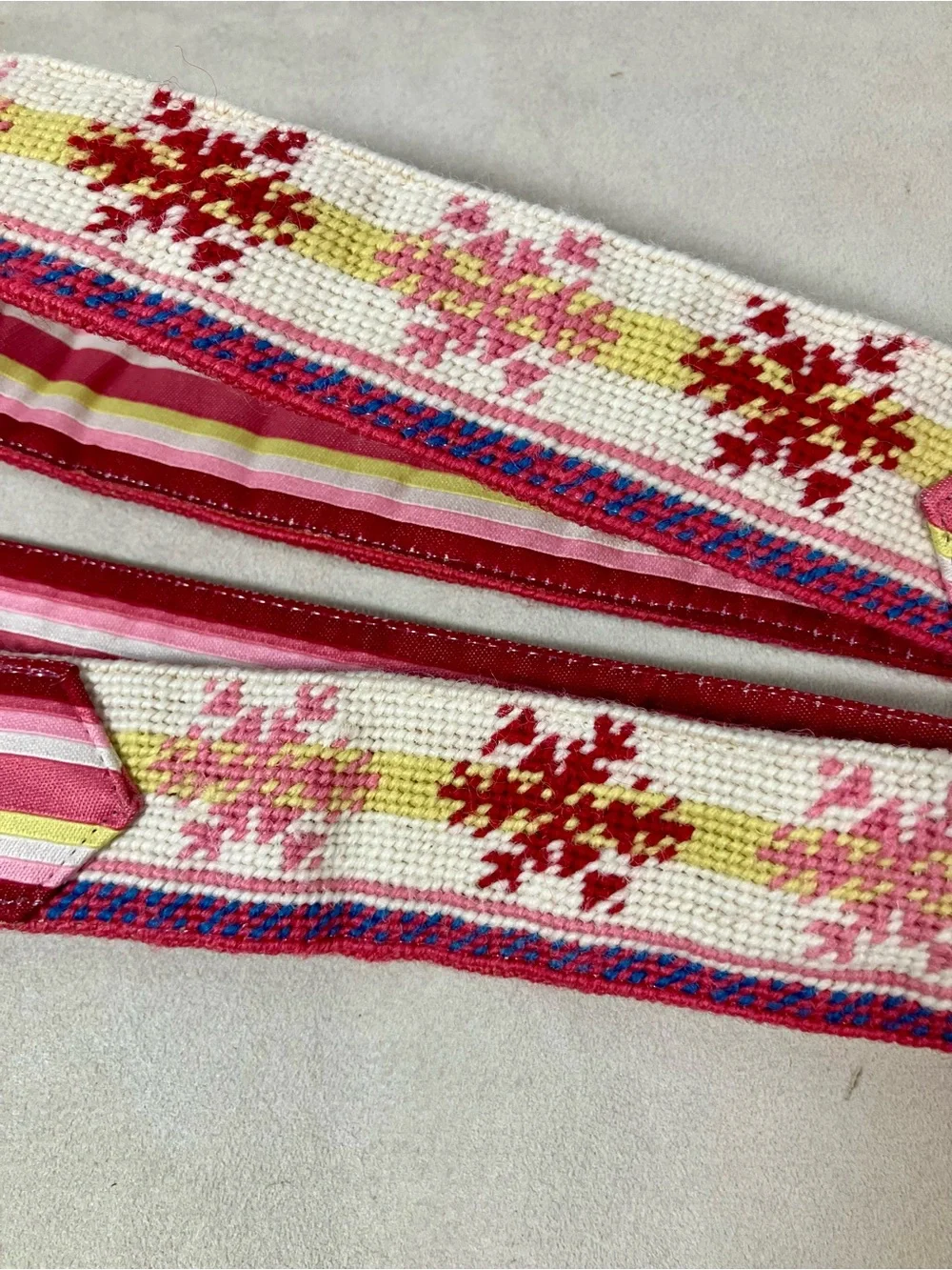 Vtg L.L. Bean Women's Needlepoint Belt Pink Red Snowflakes Apres Ski Cabincore